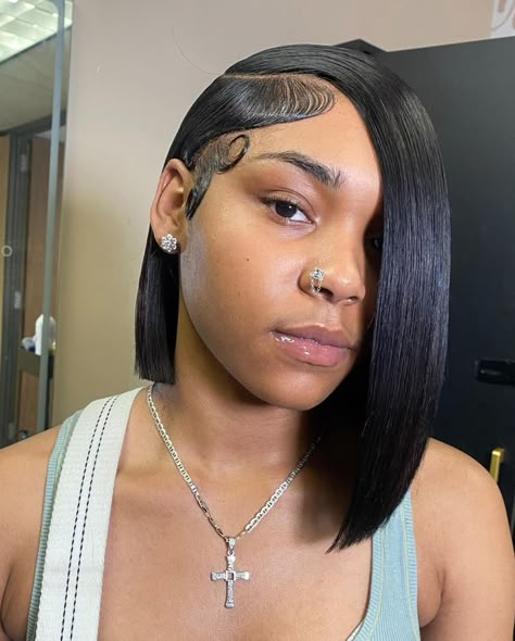 I love a good crisp side part bob! Do you ?🥹 Bob Lace Front Wigs Side Part, Side Bob Haircut, Straight Bob Side Part, Curly Side Part Bob, Blonde Side Part Bob, Bob Hairstyles Side Part, Sidepart Bob, Side Part Bob Weave, Uneven Bob Haircut