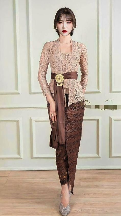 Wisuda Style Kebaya, Model Kebaya Wisuda, Renda Kebaya, Kebaya Simple, Model Dress Kebaya, Kebaya Lace, Baju Kahwin, Kebaya Wedding, Kebaya Modern Dress