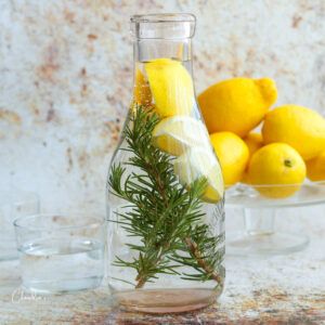 Rosemary Lemon Water - Claudia's Table Lemon Water Health Benefits, Lemon Water Before Bed, Lemon Juice Benefits, Water Health Benefits, Rosemary Water, Hot Lemon Water, Lemon Health Benefits, Warm Lemon Water, Drinking Hot Water