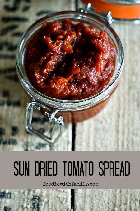 Sun Dried Tomato Spread is the a quick and healthy way to punch up any sandwich but is also great on crackers and in dip. Foodiewithfamily.com Sun Dried Tomato Spread, Tomato Spread, Chicken Mozzarella, Jam Sandwich, Tomato Puree, Tomato Jam, Vegan Dip, Sandwich Spread, Spread Recipes