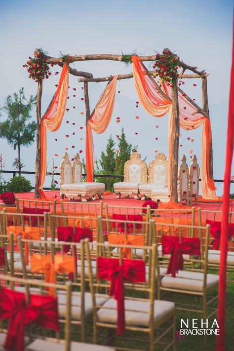 1470714885_LowResPSWedding_51 Mandap Design, Indian Wedding Decor, Wedding Setup, Wedding Reception Ideas, Red Wedding Flowers, Mandap Decor, Desi Wedding Decor, Wedding Backdrop Decorations, Wedding Mandap