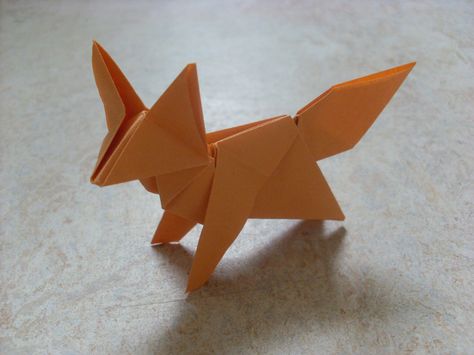 https://flic.kr/p/6zP3Zr | Fox (Peterpaul Forcher) | Perhaps the most elegant model that I know. Origami Mobile, Origami Paper Folding, Tutorial Origami, Cute Origami, Origami Love, Origami And Kirigami, Origami Patterns, Folding Origami, Instruções Origami