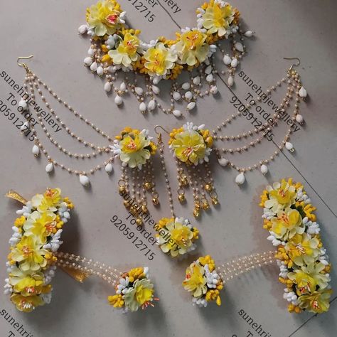 Haldi Function Flower Jewelry, Haldi Function Jewellery For Bride, Haldi Ceremony Accessories, Flowers Jewelry For Haldi, Yellow Jewellery For Haldi, Haldi Floral Jewellery For Bride, Yellow Floral Jewellery For Haldi, Haldi Jewelry For Bride, Indian Flower Jewellery