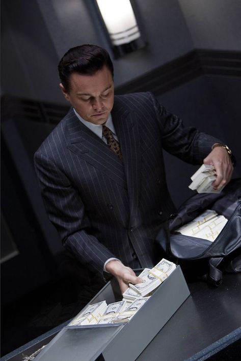 Leonardo DiCaprio as Jordan Belfort in “The Wolf of Wall Street” (2013) | O lobo de wall street, Fotos de dinheiro, Ideias de fotos Wolf Street, Jordan Belfort, The Wolf Of Wall Street, Wolf Of Wall Street, Leo Dicaprio, Martin Scorsese, Old Money Style, Money And Happiness, Rich Life