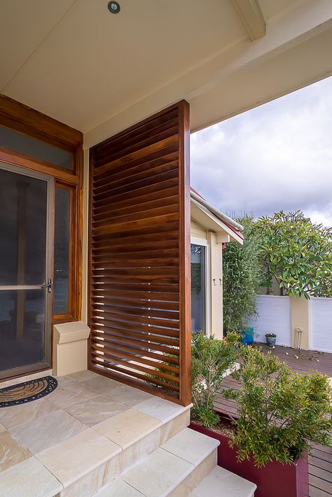 Timber Privacy Screens - Front Door. | by EyeDesignLandscapes Modern Front Porch Ideas Entrance, Porch Privacy Screen, Front Door Fence, Porch Privacy, Privacy Planter, Diy Privacy Screen, Wood Aesthetic, Wood Privacy Fence, Deck Privacy