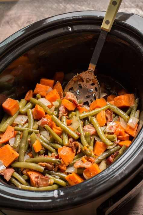 Slow Cooker Sweet Potatoes, Green Beans and Bacon. This side dish is easy and flavorful! Green Beans Bacon, Green Beans And Bacon, Bacon And Potatoes, Beans And Bacon, Sweet Potato Green Beans, Potatoes Green Beans, Magical Slow Cooker, Slow Cooker Sweet Potatoes, The Magical Slow Cooker