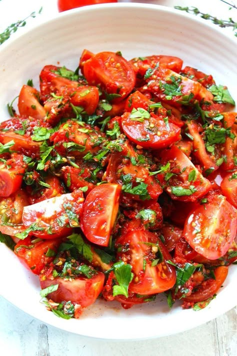 Lebanese Tomato Salad Lebanese Pomegranate Salad, Cabbage Salad Lebanese, Turkish Tomato Salad, Lebanese Tomato Salad, Middle Eastern Beet Salad, Middle Eastern Vegetables, Middle Eastern Vegetable Recipes, Persian Salad, Campari Tomatoes