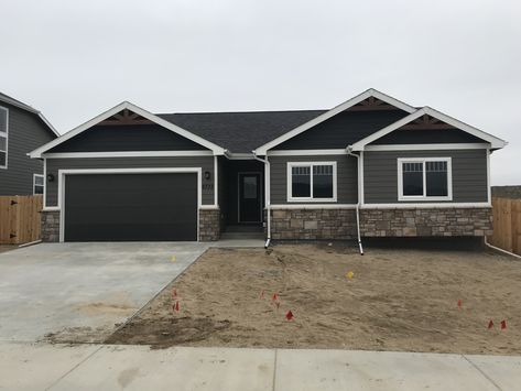 Rambler Ranch Style Slate Gray Ranch House Exterior Color Schemes, Ranch Home Exterior Colors, Gray Ranch House Exterior, Farmhouse Ranch Style Homes, Ranch House Exterior Colors, Vertical Siding Exterior, Outdoor Upgrades, Utah House, Elevation Ideas