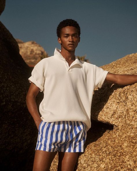 H&M Man (@hm_man) • Instagram photos and videos Greece Summer Outfits Men, Resort Shirt Outfit Men, Beachwear Men, Outfits For Beach, Swim Outfit, Bday Outfits, Vacation Outfits Men, Trendy Beachwear, Beach Outfit Men