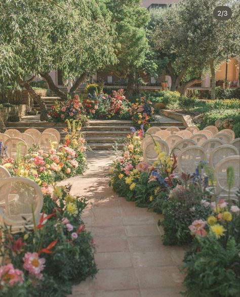 Wedding Venues Colorful, Fairytale Wedding Florals, Wedding Venues Floral, Wedding Venue Nature, Flower Wedding Venues, Wedding Venues Spring, Flowery Wedding Decorations, Wedding With Lots Of Flowers, French Spring Wedding