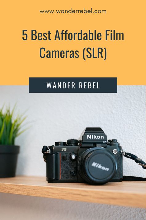 Film photography has made a comeback. After an enormous development of digital photography with techniques and a quality that is really impressive, many photographers have once again embraced the charm of the analogue camera and the well-known roll of film. But part of this group of photographers grew up in the digital age and is therefore completely new to the world of film photography. That is why in this article we recommend the 5 best and affordable 35mm film cameras for beginners. Beginner Film Camera, Analogue Camera, Best Budget Camera Photography, Best Cameras For Beginners, Medium Format Film Camera, Film Camera 35mm, Canon Ae-1 35mm Film Camera, Contax T3 Film Camera, 35mm Photography