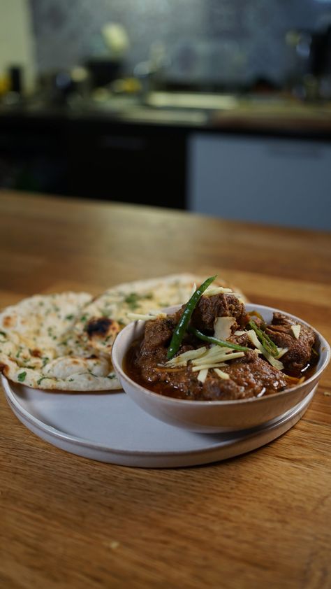 Pakistan:+Beef+Karahi Beef Karahi, Gluten Free Chilli, Marinated Beef, Coriander Powder, Red Chilli, Cooking Art, First Bite, Chilli Powder, Beef Stew