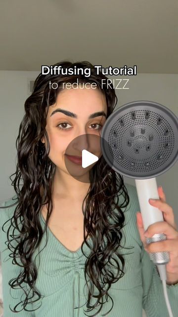 Best Cheap Hair Diffuser, Drying Hair With Diffuser, Wavy Air Dried Hair, Dry Hair Styling, How To Use Blow Dryer Diffuser, Diffuser Tutorial Hair, Defusers For Hair, Diffuser For Hair, Hair Dryer For Curly Hair