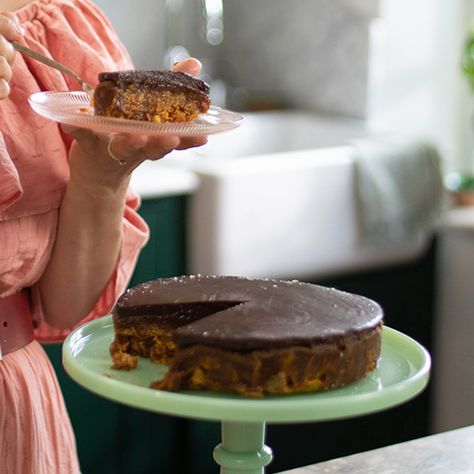 Rachel Khoo's 4 must-try chocolate recipes | Buro 24/7 MALAYSIA Rachel Khoo Recipes, Tahini Caramel, Chocolate Cake Images, Rachel Khoo, Chocolate Torte, Chocolate Truffle, Caramel Chocolate, Apricot Jam, Chocolate Caramels