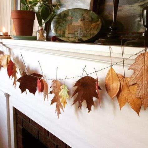 BEESWAX DIPPED LEAVES for your Autumn Decor. Easy tutorial on dipping beeswax leaves to add a touch of Fall to your home decor. Make a leaf garland, wreath, bookmarks and more with this simple craft that's easy for all ages. Natural Fall Decor, Fall Leaf Decor, Colorful Ornaments, Fall Leaf Garland, Fall Farmhouse, Fall Garland, Autumn Decorating, Leaf Crafts, Nordic Decor