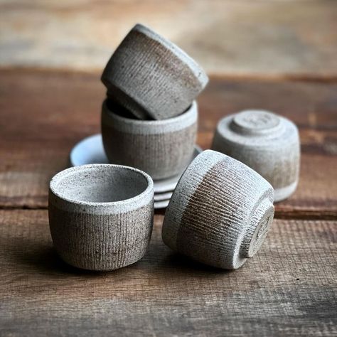 Kirsten Senz handmade pottery | plates 20 cm d stoneware, handcarved and glazed with black satin… | Instagram Ceramic Espresso Cups, Handmade Pottery Plates, Ceramic Cafe, Coffee Bar Design, French Pottery, Ceramic Texture, Cerámica Ideas, Diy Cups, Ceramic Ideas