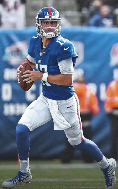 DANIEL JONES QB DUKE Daniel Jones Giants, Jayden Daniel’s Football Commanders, Daniel Jones, Land Of The Giants Tv Series, Giants Football, American Football Players, New York Giants, Nfl Football, American Football