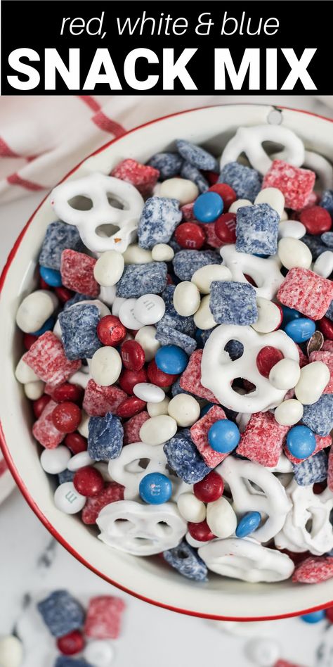 Patriotic Trail Mix Recipe, Patriotic Chex Mix Recipes, 4th Of July Trail Mix For Kids, Fourth Of July Chex Mix Recipe, Red White And Blue Kabobs, Fourth Of July Treats For Kids, 4th Of July Recipes For Kids, Summer Trail Mix Recipes, 4th Of July Treats For Coworkers