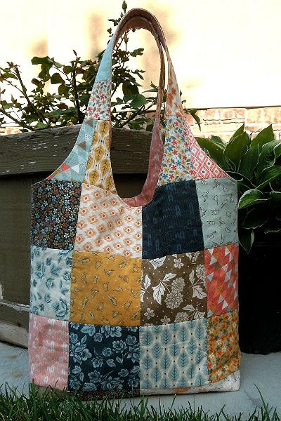 Quilted Bag Patterns, Tas Denim, Bags To Make, Patchwork Tote Bags, Reversible Bag, Sac Diy, Bear Quilts, Bag Pattern Free, Tote Bags Sewing