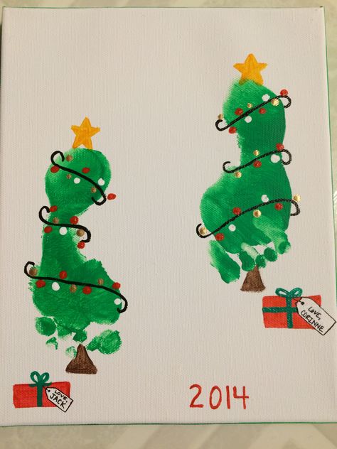 Diy footprint Christmas tree Tree Footprint Craft, Foot Christmas Tree Craft, Baby Feet Christmas Tree Foot Prints, Christmas Tree Footprint Craft, Footprint Christmas Tree, Christmas Tree Footprint, Christmas Handprints, Christmas Tree Footprints, Diy Christmas Wrapping Paper