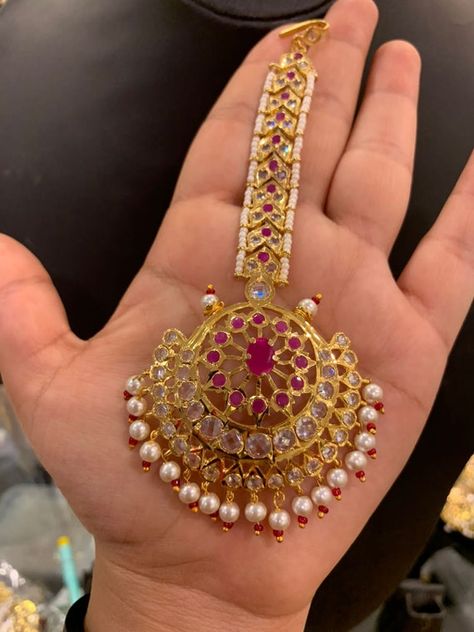 Maang Tikka Bridal, Nethi Chutti, Nizam Jewellery, Rich And Classy, Tika Jewelry, Tikka Designs, Beaded Wedding Jewelry, Hyderabadi Jewelry, Mang Tikka