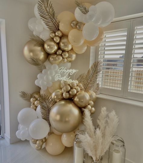 Ballon Decorations Elegant, Cream White And Gold Birthday Decor, Ring Arch Balloon Decor, Pampas Birthday Decor, Champagne Birthday Decor, Nude Birthday Decorations, Nude Party Decorations, Tan Birthday Party, Gold And White Decorations Party Ideas