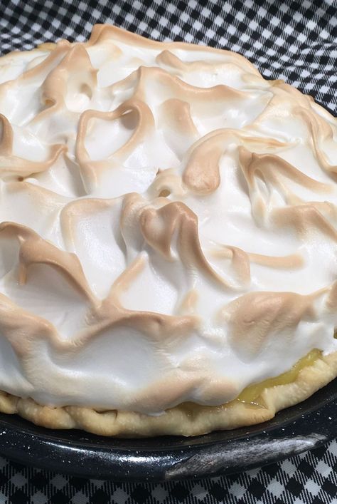 Banana Cream Pie Recipe With Meringue, The Best Banana Cream Pie Recipe, Banana Cream Pie Meringue, Banana Cream Pie With Meringue Topping, Recipe For Banana Cream Pie, Home Made Banana Cream Pie, Banana Cream Pie With Meringue, Pie Shell Desserts, Banana Crème Pie