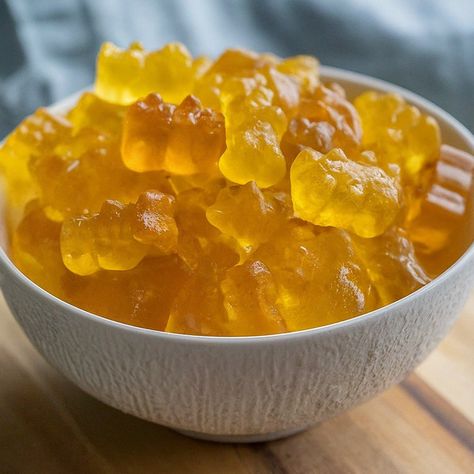 Make your own tasty DIY honey and lemon gummy bear recipe with our step-by-step guide! Dandelion And Honey Gummy Bears, Honey Gummy Bears, Boozy Gummy Bears Recipe, Honey Gummies, Diy Gummy Bears, Lemon Gummies, Gummy Bear Recipe, Homemade Gummy Bears, Diy Honey