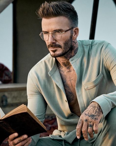 Stylish Glasses For Men, David Beckham Style, Mens Glasses Fashion, Reading Glasses Men, Hair Replacement Systems, Mens Casual Dress Outfits, Hair System, Stylish Glasses, Fashion Eyeglasses