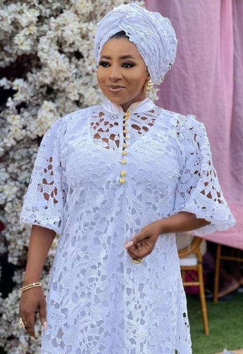 Cord lace bubu Lace Dress Styles For Women, Cord Lace Gown Styles, Lace Dress Styles Nigerian, Lace Gown Styles Nigerian, African Lace Dress, Kaftan Lace, Long Dress African, Organza Tops, White Lace Dress Long