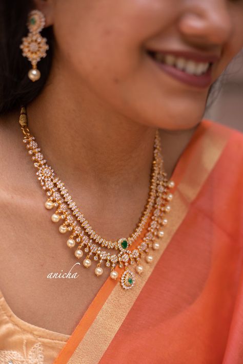 Simple Jewellery For Saree, Ramparivar Necklace Designs, Bride Pics, Simple Necklace Designs, Jewel Design, Long Haram, Afternoon Quotes, Choker Necklace Designs, Antique Necklaces