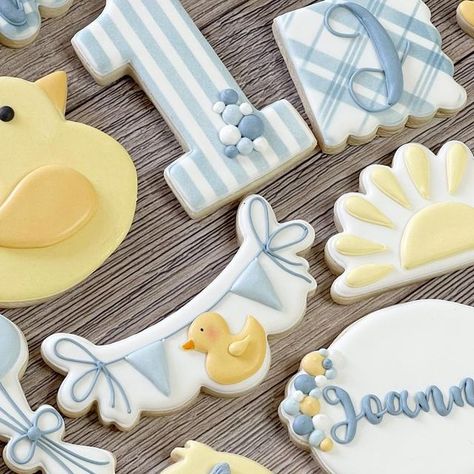 Heavenly K Cookie Co on Instagram: "QUACK QUACK 🐥🛁🧼 💦SPLISH SPLASH 💦   🎀Joanna is One year old 🎀  #birthdaycookies #decoratedsugarcookies #royalicingcookies #edibleart #customcookies #ocmoms #irvinemoms #tustinmoms #socalmoms #heavenlykcookieco #orangecountycookies #occookies #rubberducky #rubberduckcookies #firstbirthdaycookies #bakewithlove" One Silly Goose Cookies, One Lucky Duck Cookies, Rubber Duck Cookies, Rubber Duck Cookies Decorated, Baby Boy Sugar Cookies Royal Icing, First Birthday Rubber Duck Theme, Rubber Ducky Cookies, Duck Cookies, Rubber Ducky Party