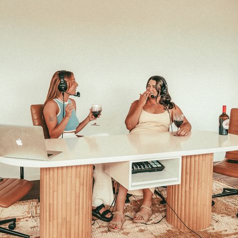 Women Podcast Aesthetic, Podcast Photo Shoot Ideas, Podcast Shoot Ideas, Podcast Studio 3 People, Group Podcast Photoshoot Ideas, Podcast Photo Shoot, Podcasting Room, Podcast Host Photoshoot, Podcast Photoshoot Ideas Women