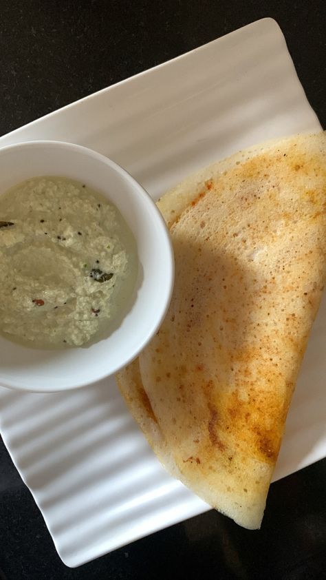 Plain dosa Morning Nasta Snap, Dosa Aesthetic, Dosa Snap, Drinks Juice, Food Captions, Vegetarian Fast Food, Coconut Chutney, Delicacy Food, Food Drink Photography