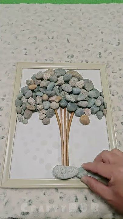 Rock Trees Stone Art, Stone Crafts Ideas, Pebble Art Ideas Diy, River Rock Decor, Beach Rocks Crafts, River Stones Crafts, River Rock Crafts, Rock Crafts Diy, Beach Rock Art