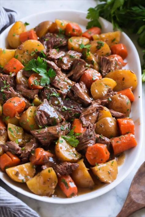 Delicious Pot Roast, Pot Recipes Healthy, Pot Recipes Easy, Slow Cooker Roast, Crock Pot Recipes, Pot Roast Slow Cooker, Crockpot Recipes Beef, Pot Roast Recipes, Beef Stew Recipe