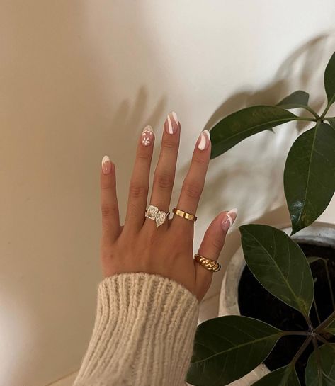 OBJKTS JEWELRY on Instagram: “We’ve rounded up a few of our fave recent tagged photos 💍🤩 we love seeing how you wear your jewels!” Ongles Beiges, Prom Inspo, Nail Jewels, Senior Prom, Nails Inspo, Nude Nails, White Nails, Simple Nails, Beautiful Nails