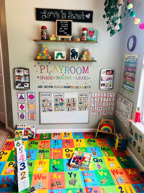 Playroom And Learning Room, Small Play Area In Bedroom, Learning Areas Preschool, Playroom Learning Ideas, Home School Playroom, Playroom Learning Center, Preschool Classroom At Home, Small Home Childcare Room Ideas, Small House Playroom Ideas