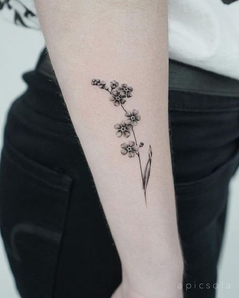 Nanny Tattoo, Nan Tattoo, Forget Me Not Flower Tattoo, Forget Me Not Tattoo, Vintage Flower Tattoo, Simple Flower Tattoo, Tattoo Black And White, Beautiful Flower Tattoos, Illustration Tattoo