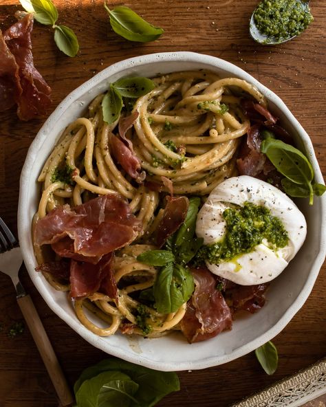 Pesto And Burrata Pasta, Pasta Dishes With Burrata, Burrata Prosciutto Pasta, Pasta Recipes With Burrata, Pasta Recipes Burrata, Italian Pasta Ideas, Rustic Pasta Recipes, Pasta With Buratta, Burrata Meals