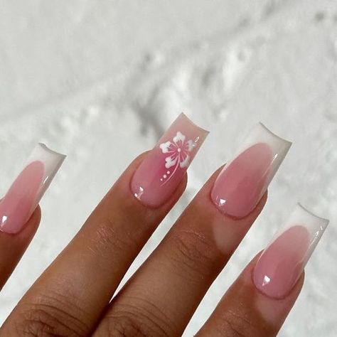 #fashion#beauty#lifestyle#trendingnailsdesign Nails With One Nail Design, White Cute Acrylic Nails, Nail Idea With Flowers, Nail Into Summer, Nails Acrylic For Summer, White Nails And Pink, Nails With One Design, Summer Flowers Nails, Pink Nails With Art