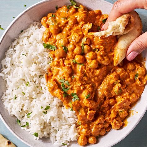 Butter Chickpeas, Seasoned Chickpeas, Easy Cheap Dinners, Cooking Jasmine Rice, Cooking Tomatoes, Potato Curry, Meatless Mondays, Chickpea Recipes, Canned Chickpeas