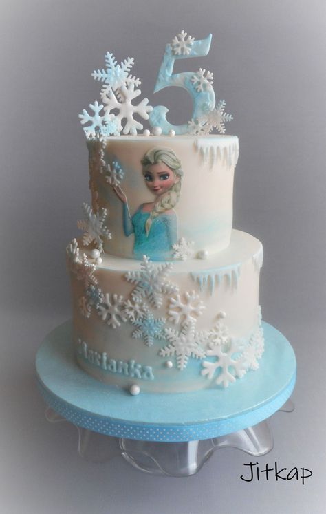 Frozen Cake on Cake Central Frozen Cake Design, Frozen 3rd Birthday, Elsa Birthday Cake, Frozen Birthday Party Cake, Frozen Themed Birthday Cake, Pastel Frozen, Frozen Birthday Party Decorations, 4de Verjaardag, Elsa Birthday Party