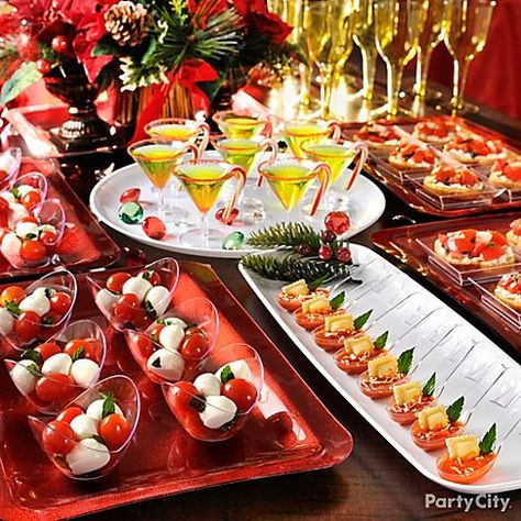 Elegant Cocktail Party Ideas | Vintage Mulberry: Wednesday's What If Post…"What If I Couldn't ... Cocktails Party, Christmas Cocktail Party, Mini Appetizers, Holiday Cocktail Party, Dessert Easy, Christmas Cocktail, Party Appetizers, Tasting Party, Food Displays