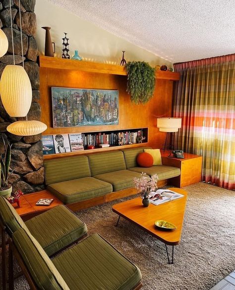 70s Curtains Living Room, 70s Commune, 1970s Living Room Interior Design, 60s Living Room Aesthetic, Colorful Mcm Living Room, Eclectic Home Office Ideas, Mcm Living Room Ideas, 70s Home Decor Modern, 1970s Curtains