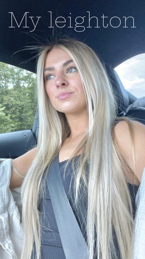 Full Head Blonde Highlights With Root Smudge, Bright Blonde Highlights With Shadow Root, Blonde Hair Color Ideas For Summer Highlights, Blonde Hair Color Ideas For Fall, Blonde Hair Cuts Medium Long Layered, Blonde Hair Bayalage, Blended Roots Blonde, Blonde Balage, Roots With Blonde Hair