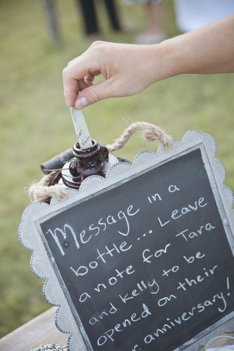 Wedding Yard, Wedding Decors, Pinterest Wedding, Future Wedding Plans, Cute Wedding Ideas, Wedding Prep, Message In A Bottle, Wonderland Wedding, Wedding Games