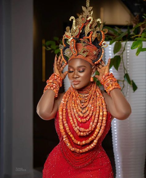 Benin Bride, Edo Brides, African Head Dress, 16th Birthday Outfit, Nigerian Traditional Wedding, African Bridal Dress, African Traditional Wedding Dress, Nigerian Bride, African Wedding Attire