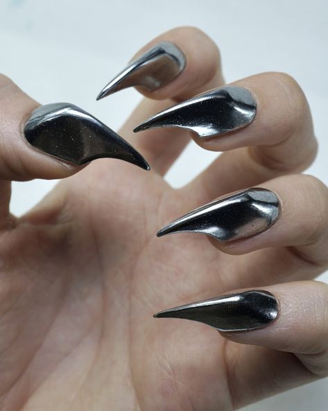 Silver Claws are perfect for Halloween—adding a touch of sleek, spooky style to your look. 🎃💅 -- #donailsart #clawsnails #pressonclaws #halloweennails #silverclawsnails #nailstrend Black Claw Nails, Short Claw Nails, Claw Nails Designs, Cat Claw Nails, Long Black Nails, White Claws, Black Claws, Diamond Cat, Spooky Style