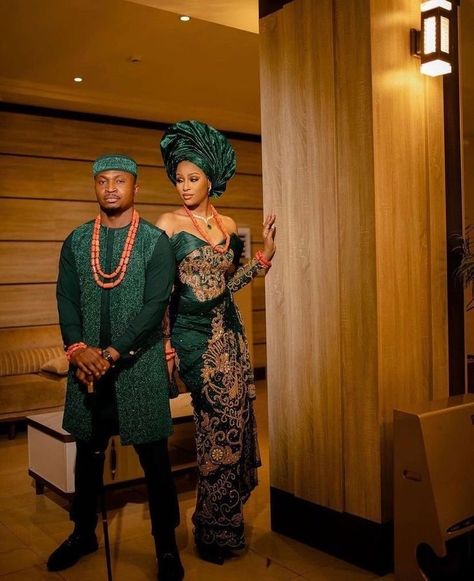 Nigerian Groom Traditional Outfit, Igbo Men Traditional Wear, Igbo Attire, Afro Wedding, Black People Weddings, Couples African Outfits, Nigerian Outfits, Igbo Wedding, Wedding Outfits For Groom